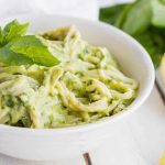 Pasta de pesto con aguacate KETO