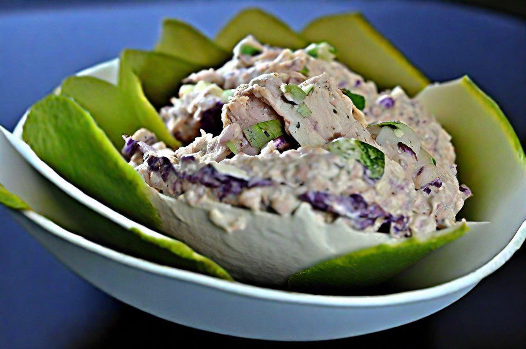 ENSALADA DE AGUACATE Y ATÚN