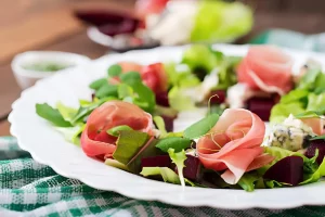 Ensalada con Jamón Serrano y Queso Azul